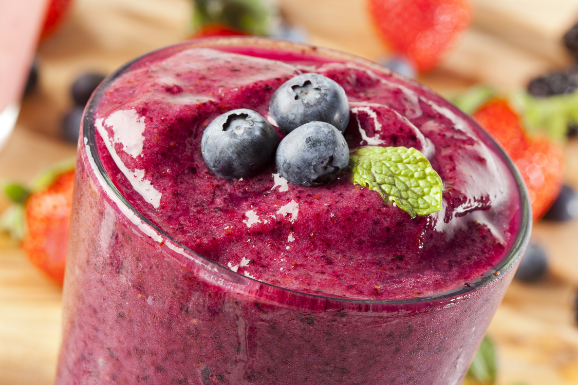 Berry smoothie with blueberries and strawberries as kidney-friendly smoothie option